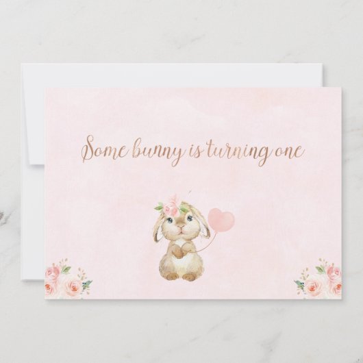 ピンクのフローラいくつかのバニー番号1番目の誕生日 招待状 (裏面)