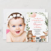 ピンクのフローラかわいいウッドランドの女の子1st誕生日の写真 招待状 (正面)