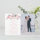 ピンクのフローラカスタムとカップルの結婚写真 招待状 (スタンド正面)