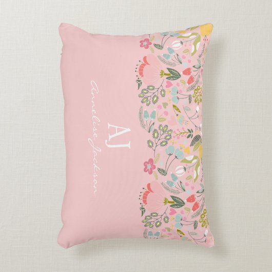 ピンクのフローラガーリーシックなモノグラム名パーソナライズされた アクセントクッション (正面(垂直))
