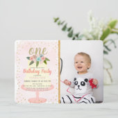 ピンクのフローラケーキガール写真1st誕生日 招待状 (スタンド正面)