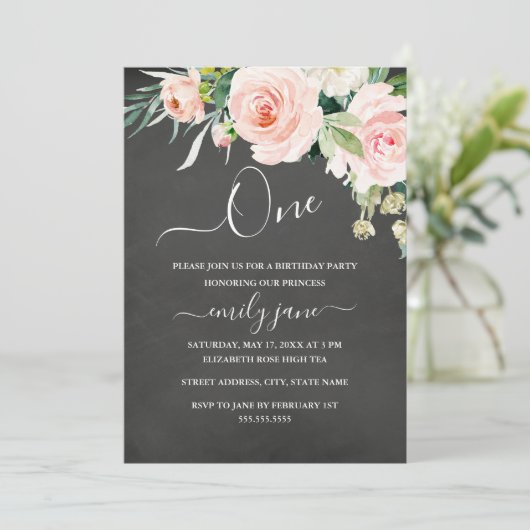 ピンクのフローラシャルボード最初の誕生日パーティー 招待状 (スタンド正面)