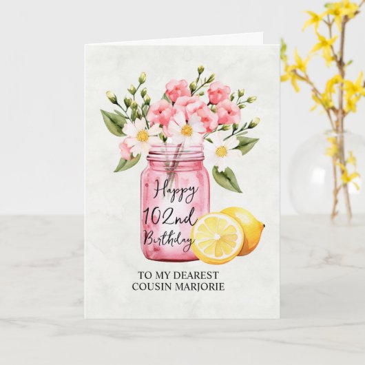 ピンクのフローラジャーいとこの102番目の誕生日挨拶 カード (黄色い花)