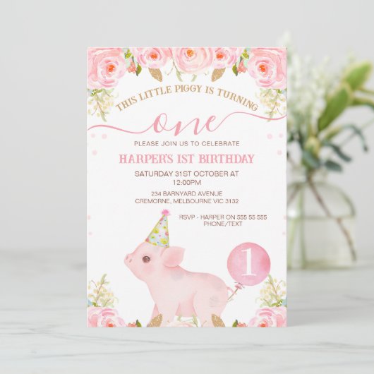 ピンクのフローラバルーンこの小さな子豚の1番目の誕生日 招待状 (スタンド正面)