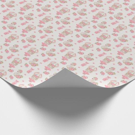 ピンクのフローラバレリーナかわいいバニーの女の子の誕生日 ラッピングペーパー (角)