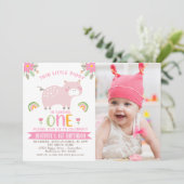 ピンクのフローラフォトリトルピギー1st誕生日 招待状 (スタンド正面)