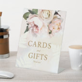 ピンクのフローラブライダルシャワーギフトとカードサイン 台座サイン (インサイチュ)