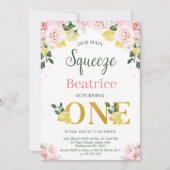 ピンクのフローラレモン私たちのメインスクイーズ1歳の誕生日 招待状 (正面)