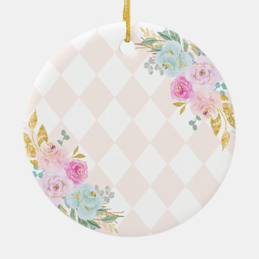 ピンクのフローラ初めてのクリスマスのファミリー3 セラミックオーナメント (裏面)