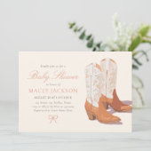 ピンクのフローラ女性のカーボーイブーツベビーシャワー 招待状 (スタンド正面)
