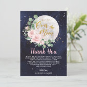 ピンクのフローラ我々は月の女の子の赤ちゃんシャワー上にある サンキューカード (スタンド正面)