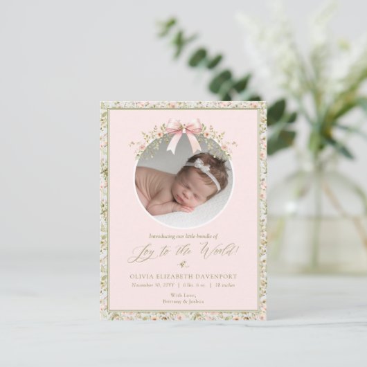ピンクのフローラ生まれたばかりのベビー写真クリスマス シーズンポストカード (スタンド正面)