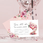 ピンクのフローラ花びらとプロセッコ日付夜アイディア エンクロージャーカード