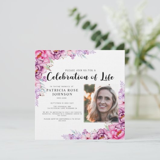 ピンクのフローラ葬儀お祝いの写真 招待状 (スタンド正面)