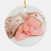 ピンクのフローラ象ガールベビー1stクリスマスフォト セラミックオーナメント (裏面)