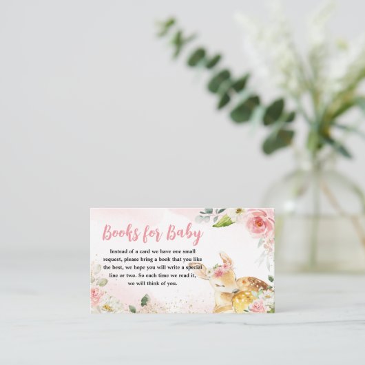 ピンクのフローラ鹿の赤ちゃんシャワーブックベビー エンクロージャーカード (スタンド正面)