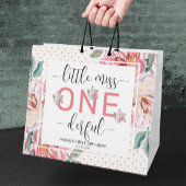 ピンクのフローラ1st誕生日の光沢 ラージペーパーバッグ