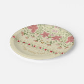 ピンクのフローラ パターン（の模様が）ある ペーパープレート (アングル)