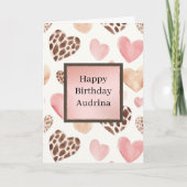 ピンクのブッシュクリーム豹ハート誕生日 カード (正面)