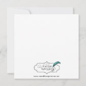 ピンクのブラウンのモダンな花の写真のベビーの発表 案内状 (裏面)