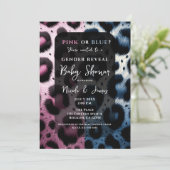 ピンクのブルーヒョウ印刷ジェンダーが赤ちゃんシャワーを明らかにする 招待状 (スタンド正面)