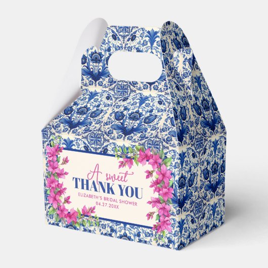 ピンクのブーゲンビリアと青いタイルのウェディングシャワー フェイバーボックス (正面サイド)