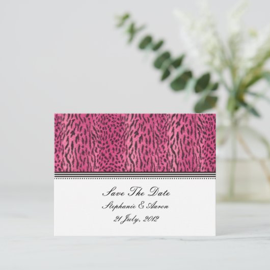 ピンクのプリント動物の肌の日付はがきを保存 案内ポストカード (スタンド正面)