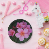 ピンクのプルメリアの花の写真 ペーパープレート (パーティー)