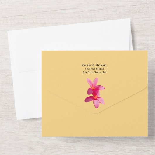 ピンクのプルメリアの花、熱帯、フローラ オールインワン招待状 (裏面)