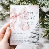 ピンクのベビーそれが寒い外の弓の女の子ベビーシャワー 招待状