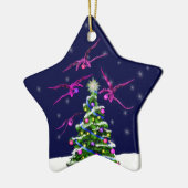 ピンクのベビーのドラゴンはクリスマスツリーを囲みます セラミックオーナメント (左)