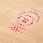 ピンクのベビーガール蝶と花ベビーシャワー アクリル招待状 (レイダウン)