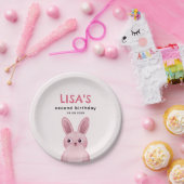 ピンクのベビーバニーと女の子の誕生日パーティー ペーパープレート (パーティー)