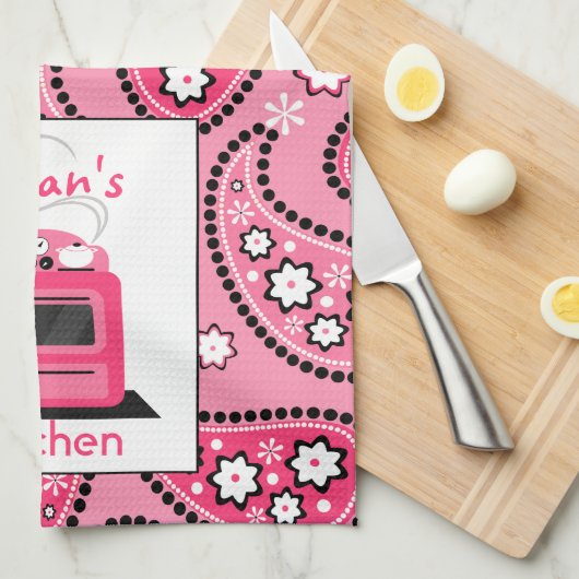 ピンクのペイズリー及びストーブのパーソナライズな台所タオル キッチンタオル (四つ折り)