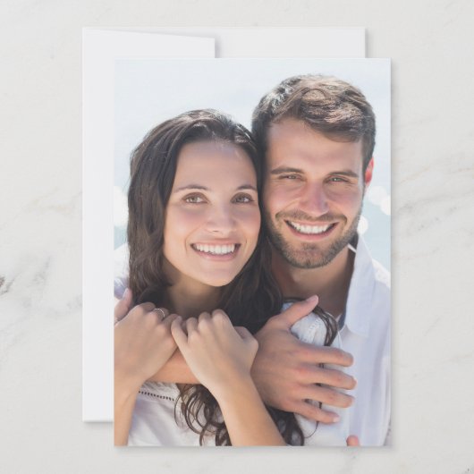 ピンクのポピーの牧草地とカップル写真結婚の 招待状 (裏面)