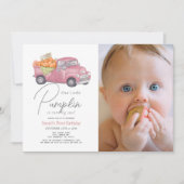 ピンクのポンプキントラックのギンガムガール写真1歳の誕生日 招待状 (正面)