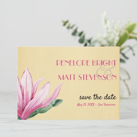 ピンクのマグノリア花の日付を保存 招待状 (スタンド正面)