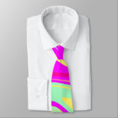 ピンクのマゼンタミントグリーンとイエローの渦巻き ネクタイ (タイ)