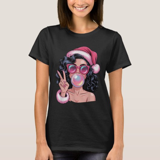 ピンクのミセスアフリカ人サンタが風船ガムを膨らます面白いクリスマス Tシャツ (正面)