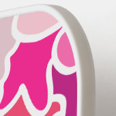 ピンクのミッドセンチュリー幾何学模様アートに ピックルボールラケット (左詳細)