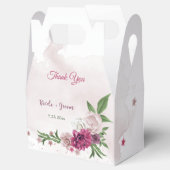 ピンクのメイブの花が緑 フェイバーボックス (オープン)