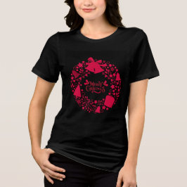 ピンクのメリークリスマスリース ブラックTシャツ トライブレンドTシャツ