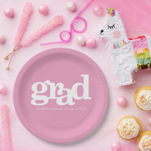 ピンクのモダン卒業はっきりしたシンプルタイポグラフィ名 ペーパープレート (パーティー)