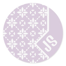 ピンクのモノグラムに白い花のタイルのパタ縁どーン