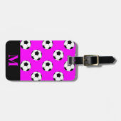 ピンクのモノグラム ホワイト サッカー ボール ラゲッジタグ (正面横)