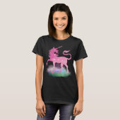 ピンクのユニコーンの女性のファンタジーTシャツ Tシャツ (正面フル)