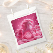 ピンクのユニコーン フェイバーバッグ (クリップ留めされた状態)