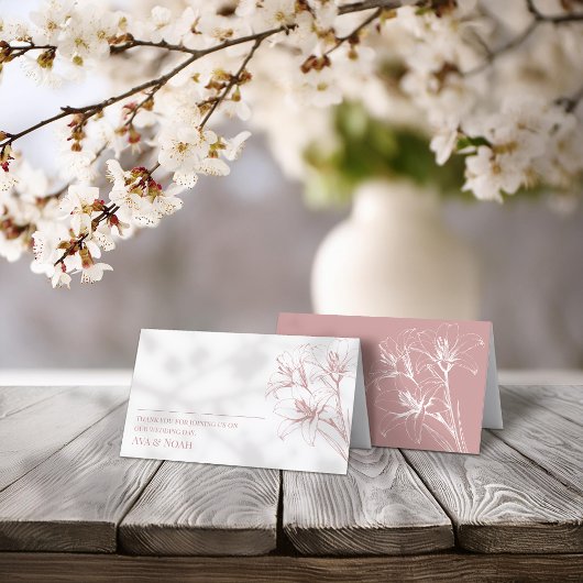 ピンクのユリの結婚輪郭の折り畳み プレイスカード