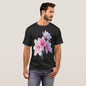 ピンクのユリの花のグラフィックTシャツ Tシャツ (正面フル)