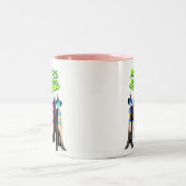 ピンクのライニングが付いているビキニのコーヒー・マグの魔法使い ツートーンマグカップ (中央)